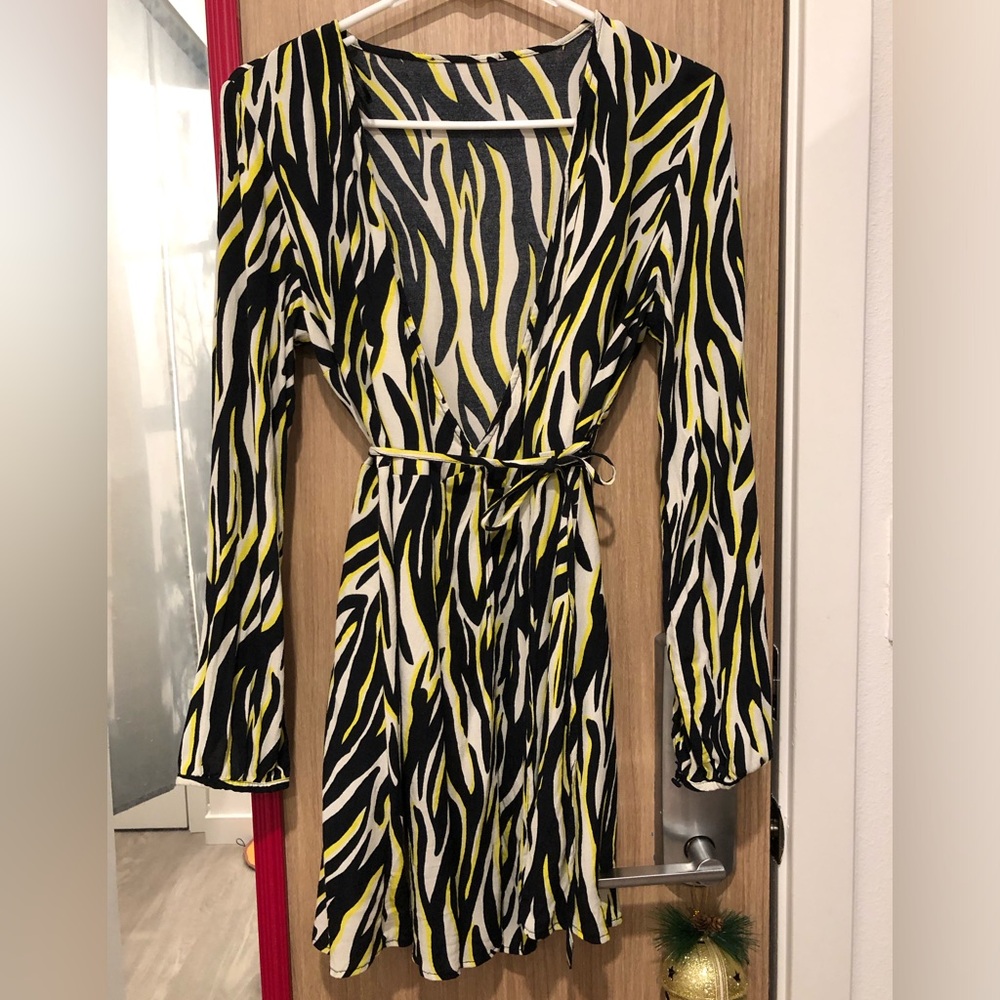 ASOS Women’s Yellow Black Zebra-Print Wrap Dress size4